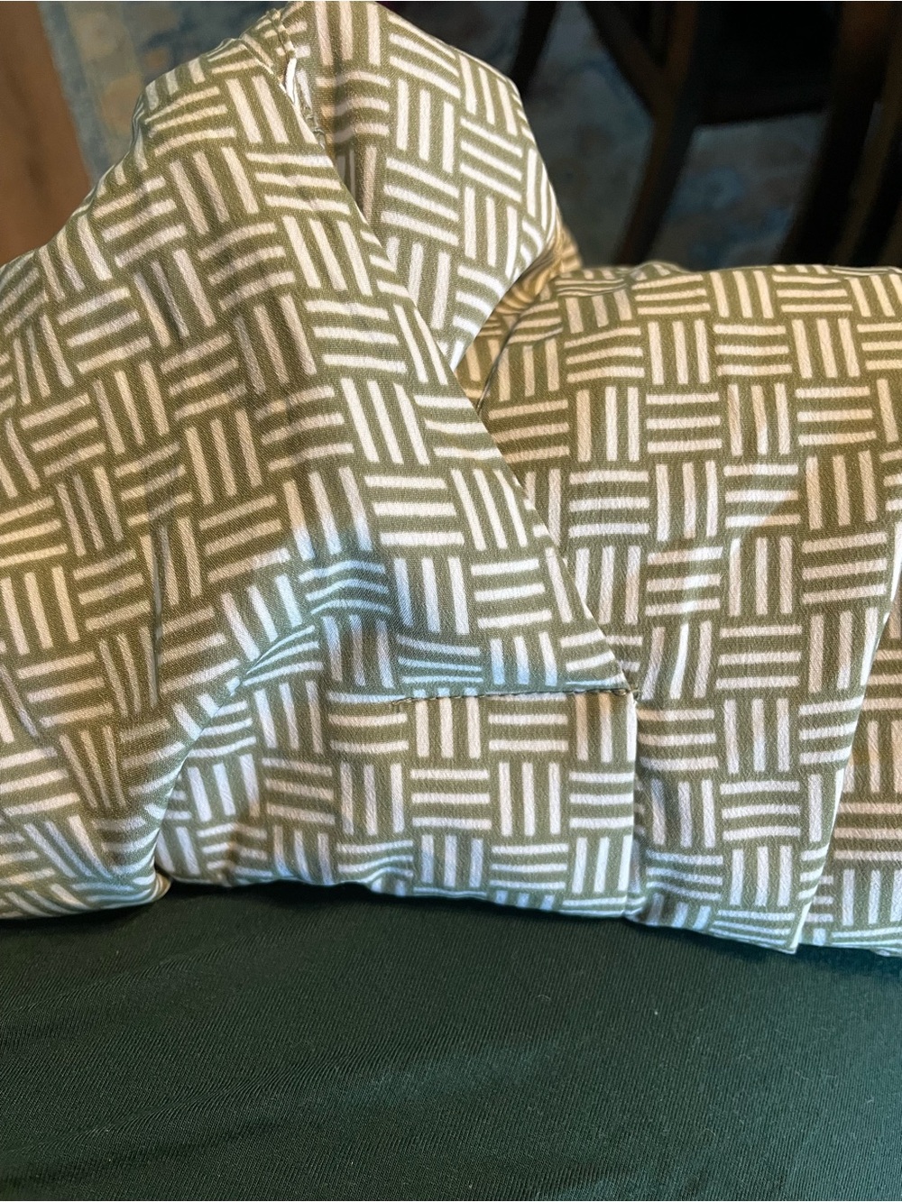 Liz Lange Maternity Green Geometric Print Top